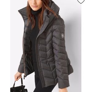 PACKABLE QUILTED NYLON JACKET